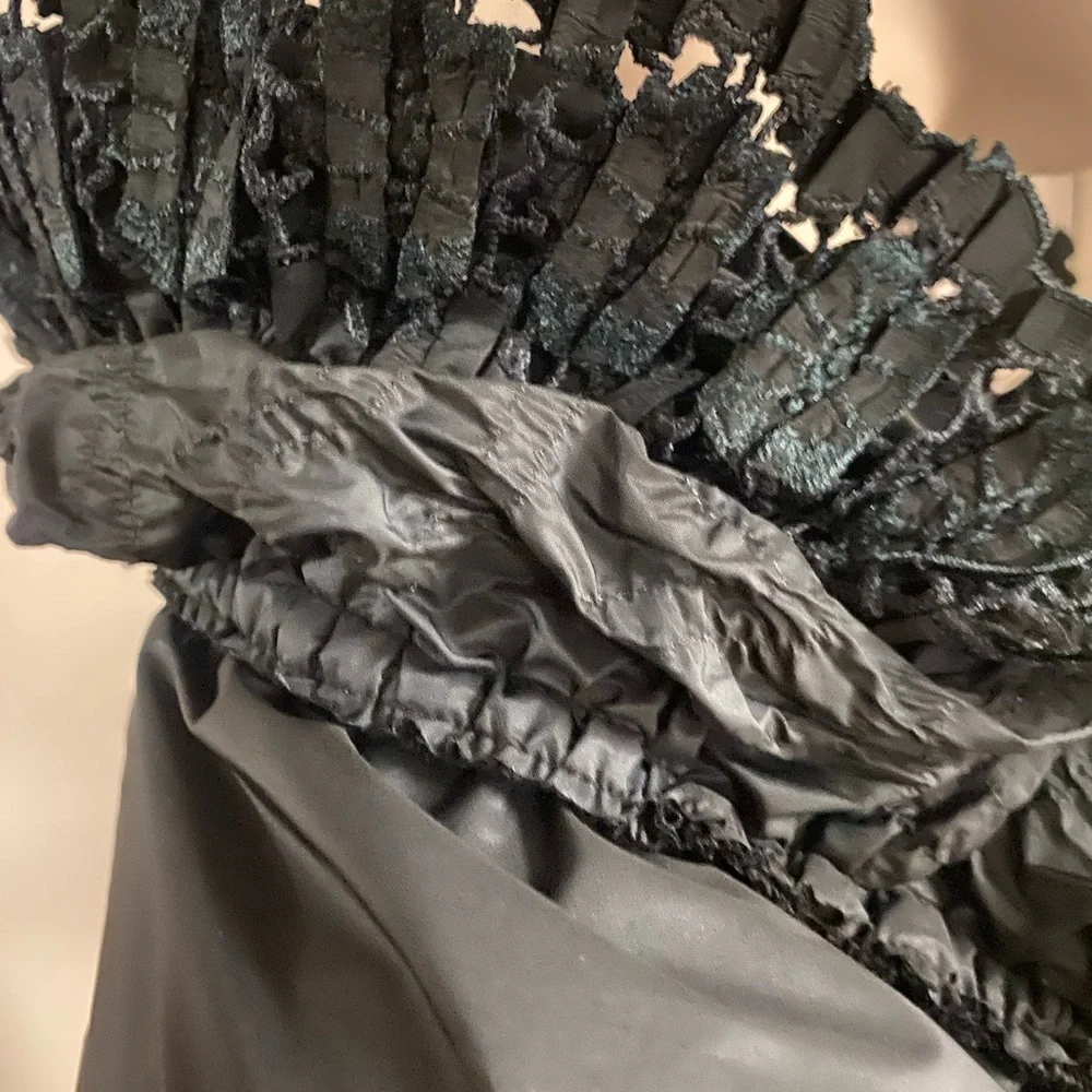 Ermanno Scervino Avant Garde Black Ruffled Collar Coat